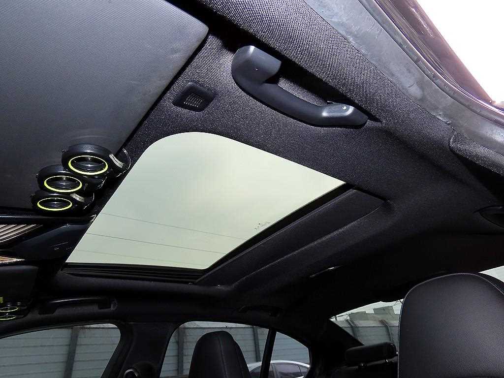 BMW 3-Series — photo 18