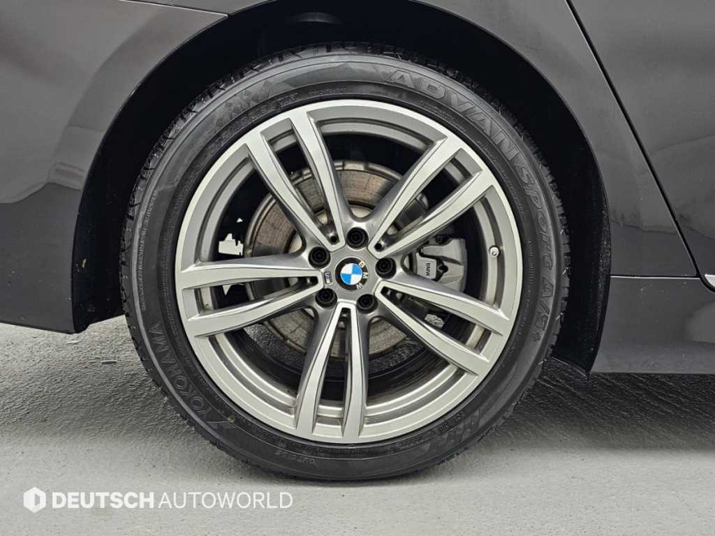 BMW 7-Series — photo 05