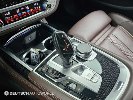 BMW 7-Series — photo 09