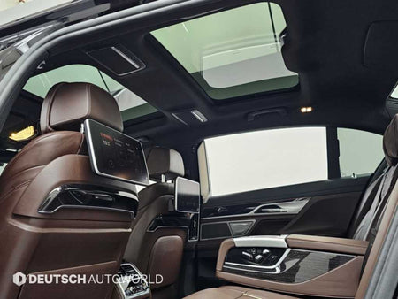 BMW 7-Series — photo 18