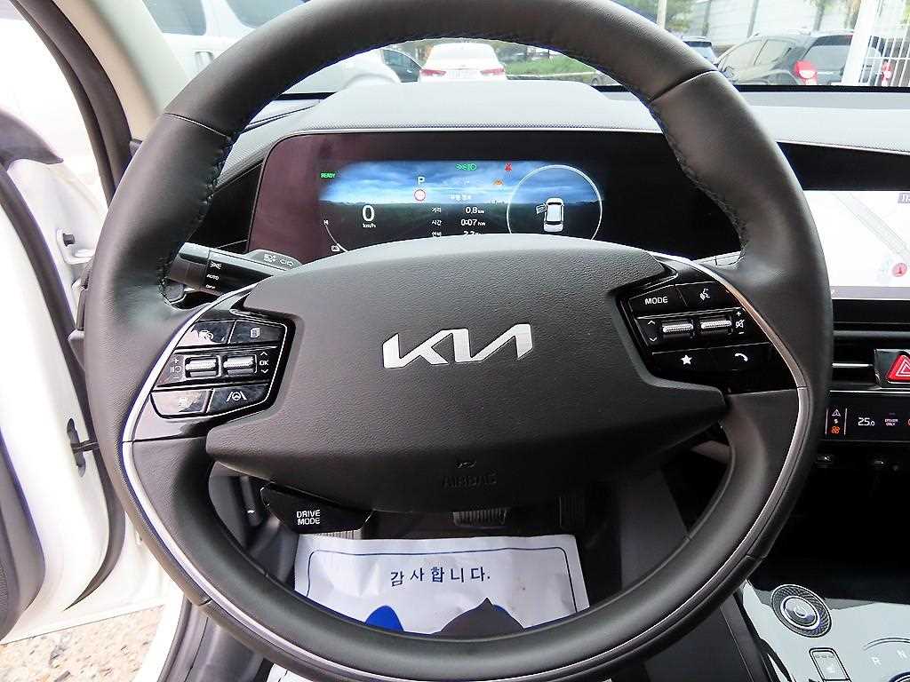 Kia Niro — photo 08
