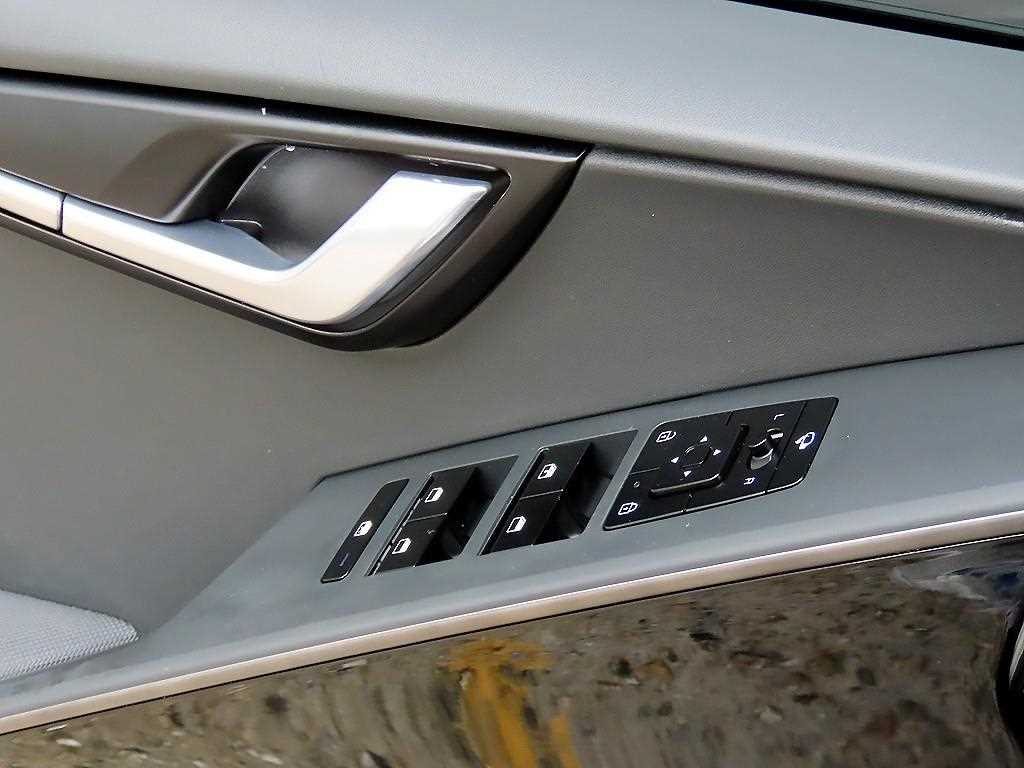 Kia Niro — photo 11