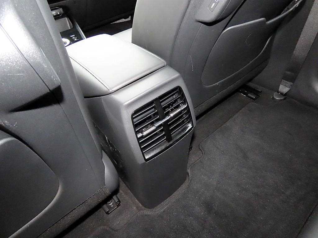 Kia Niro — photo 17