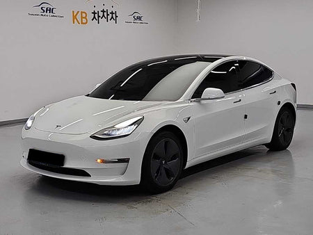 Tesla Model 3 — photo 01