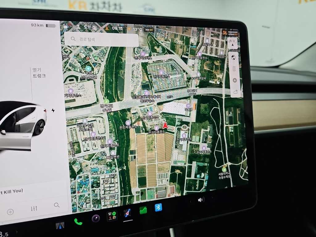 Tesla Model 3 — photo 14