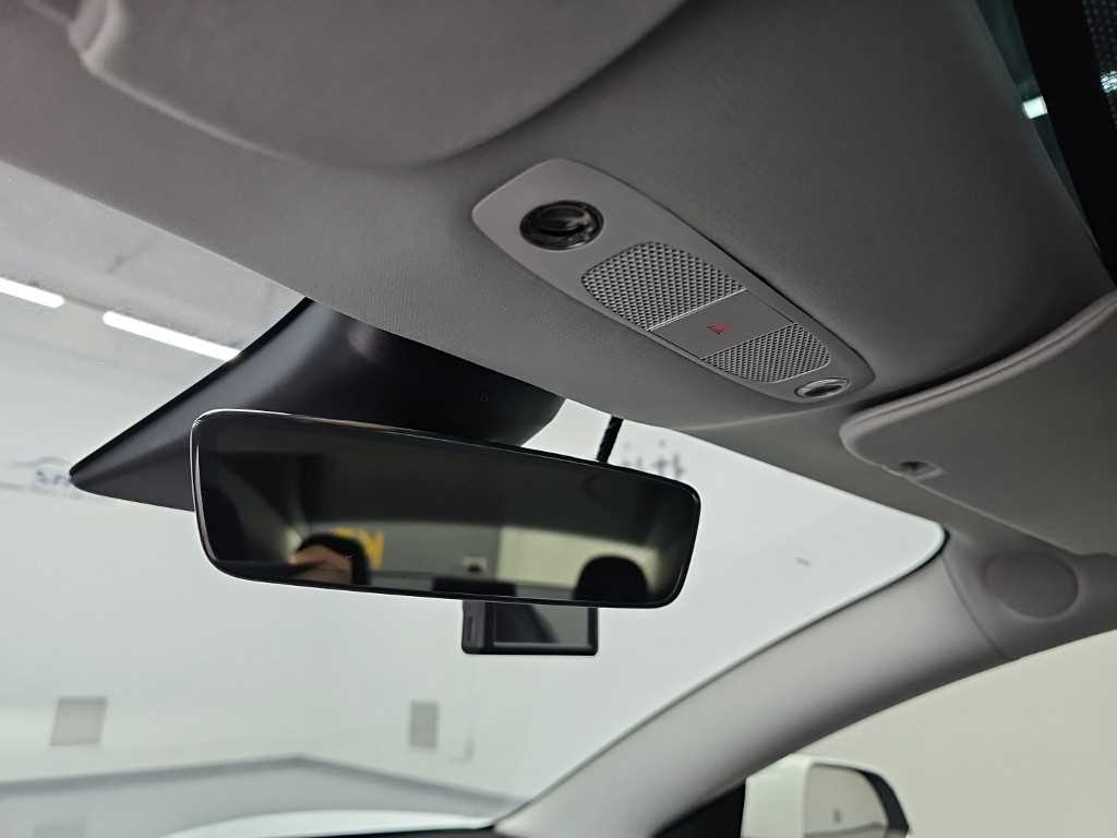 Tesla Model 3 — photo 16