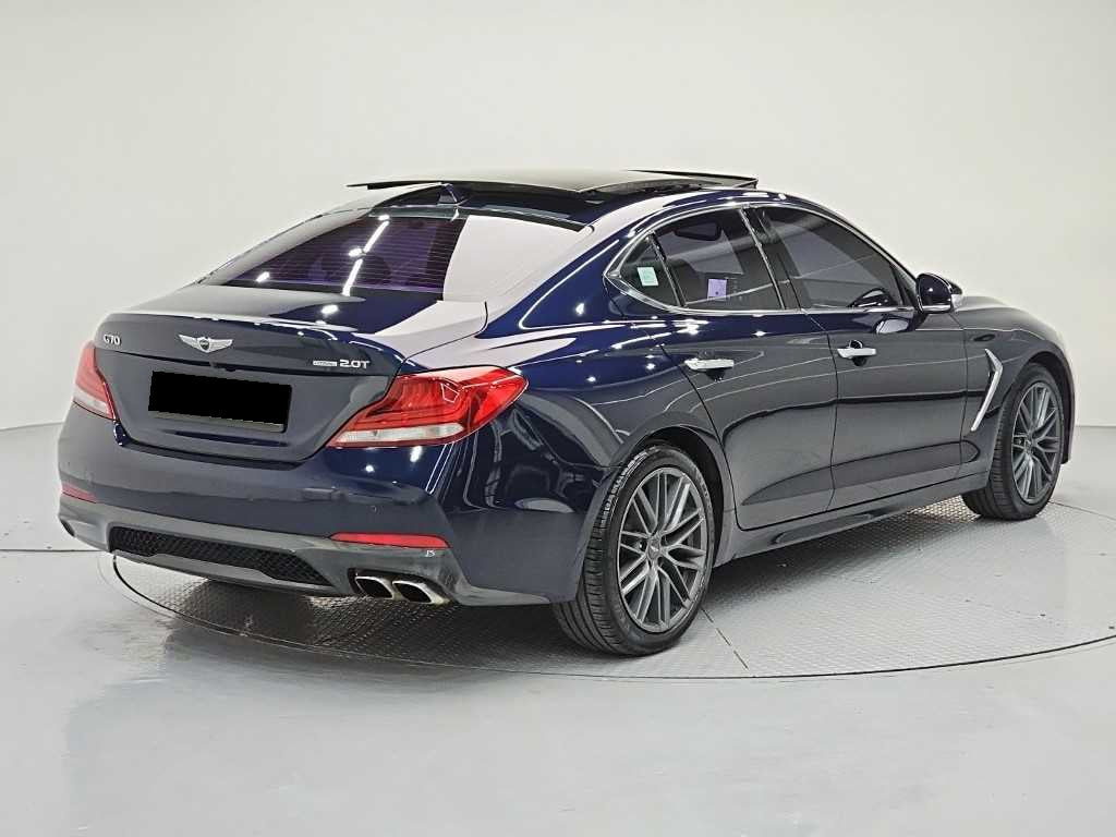 Genesis G70 — photo 04