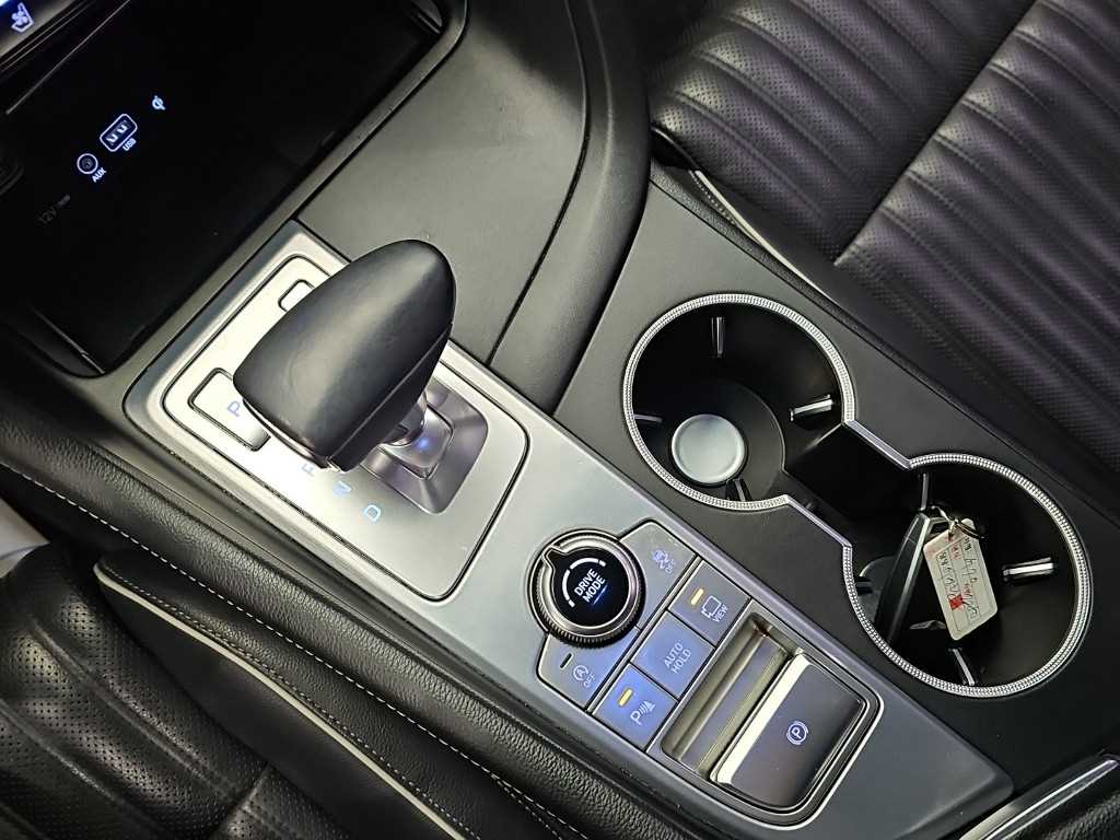 Genesis G70 — photo 08