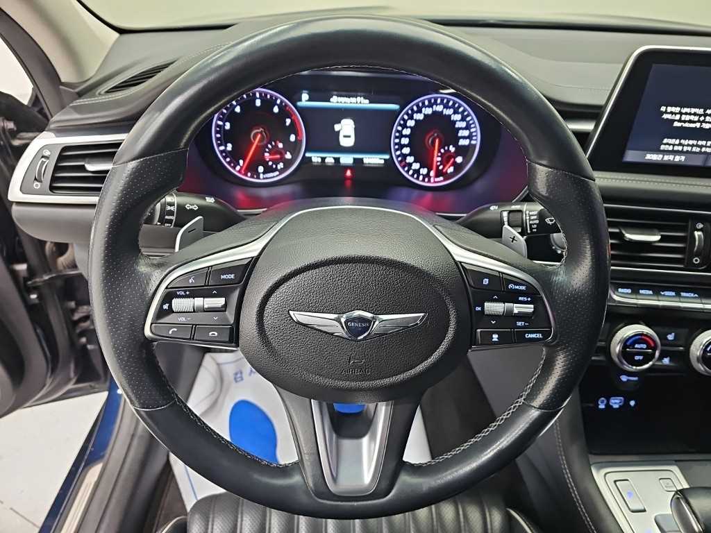 Genesis G70 — photo 09