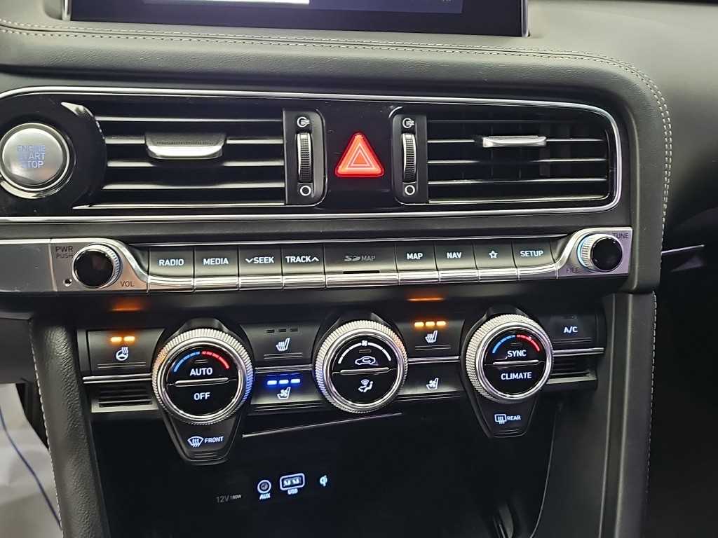 Genesis G70 — photo 10