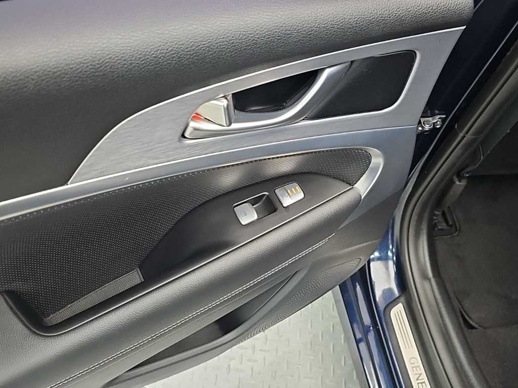 Genesis G70 — photo 13