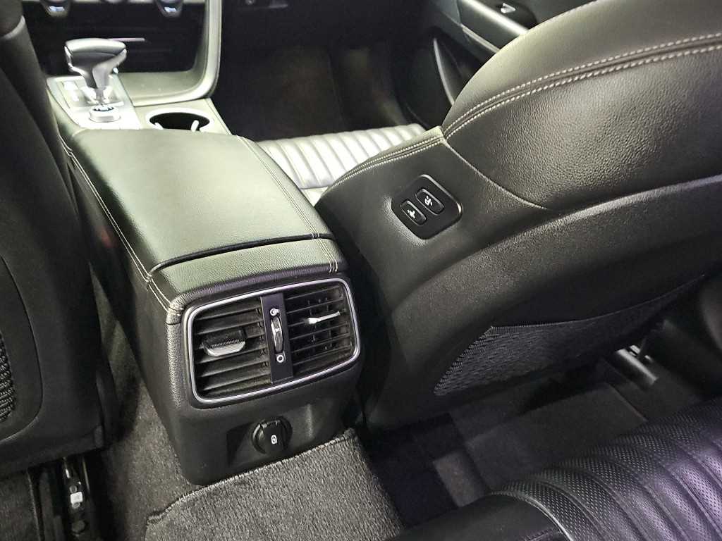 Genesis G70 — photo 14