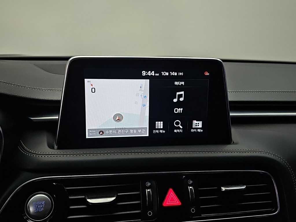 Genesis G70 — photo 16