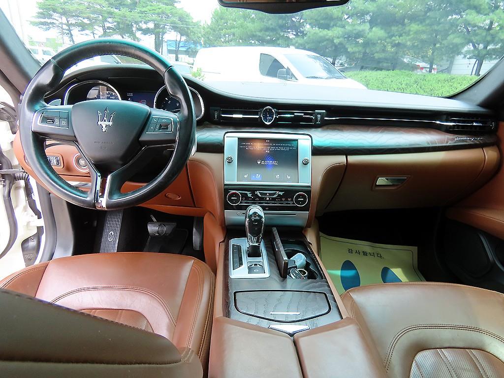 Maserati Quattroporte — photo 07