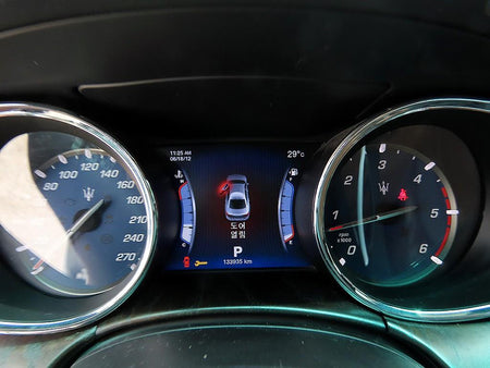 Maserati Quattroporte — photo 09