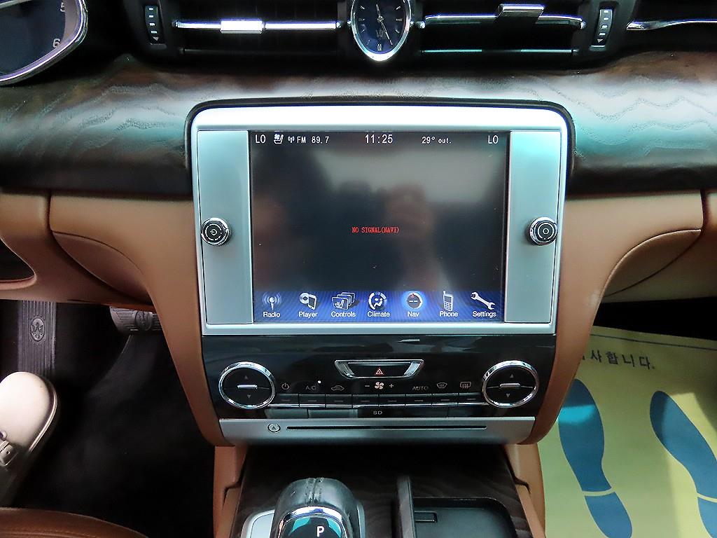 Maserati Quattroporte — photo 13