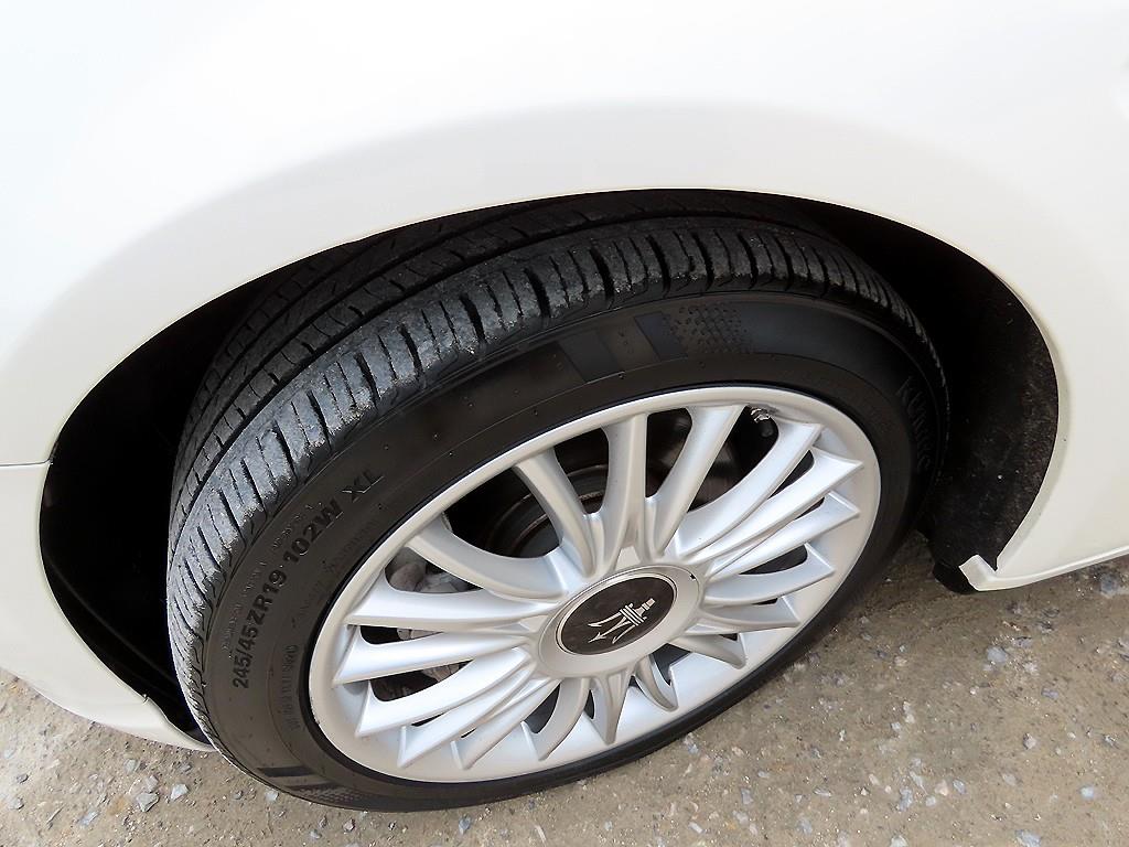 Maserati Quattroporte — photo 19
