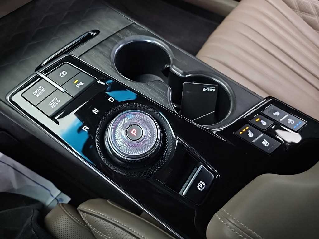Kia K8 — photo 08