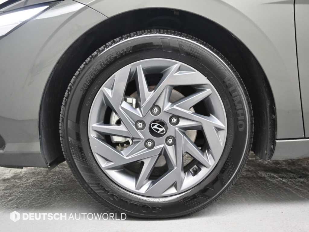Hyundai Avante — photo 05