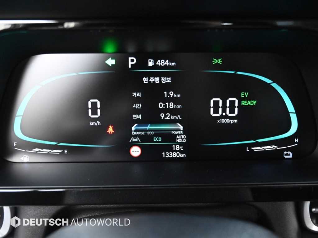 Hyundai Avante — photo 08