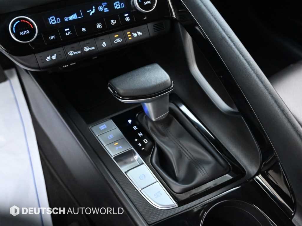 Hyundai Avante — photo 09