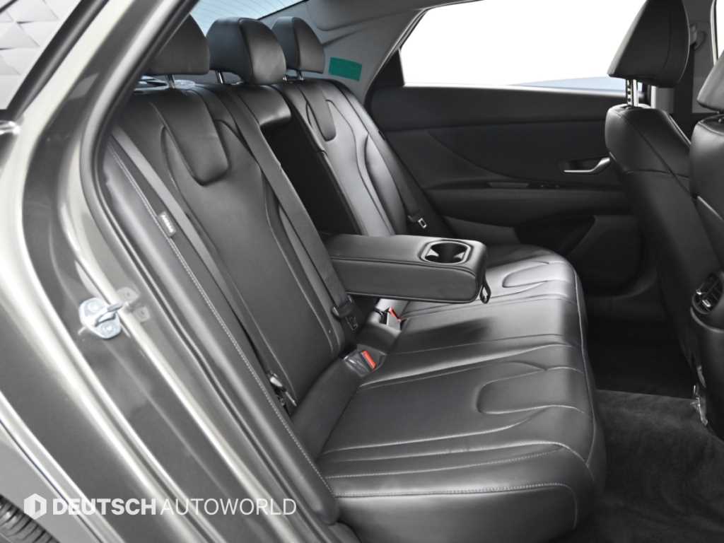 Hyundai Avante — photo 12