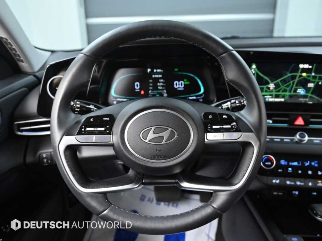 Hyundai Avante — photo 13