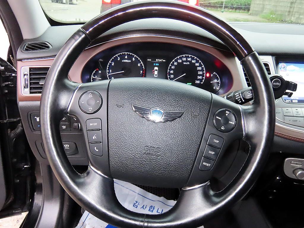 Hyundai Genesis — photo 08