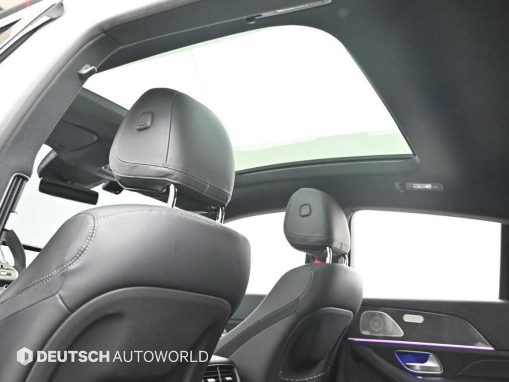 Mercedes-Benz GLE-Class — photo 18