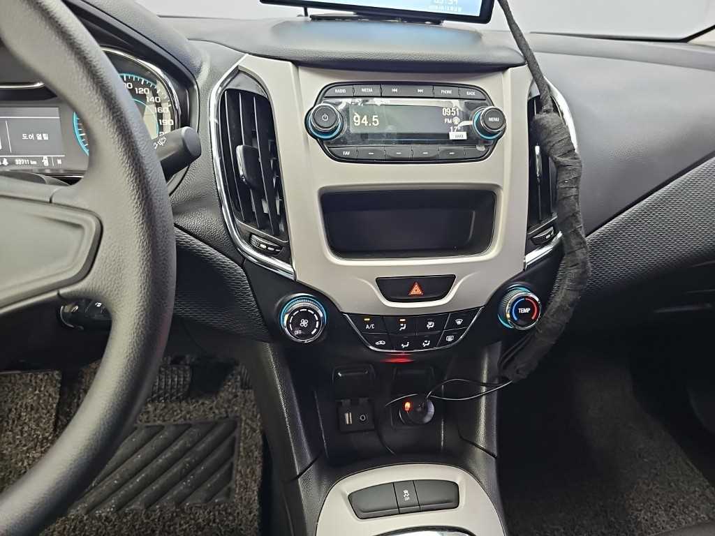 CHEVROLET Cruze — photo 10