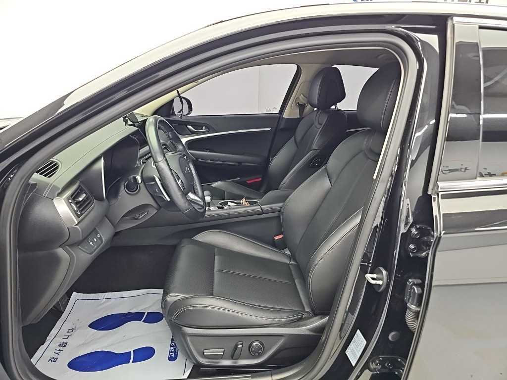 Genesis G70 — photo 11