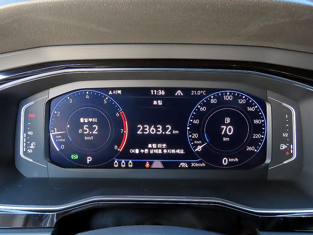 Volkswagen Jetta — photo 09