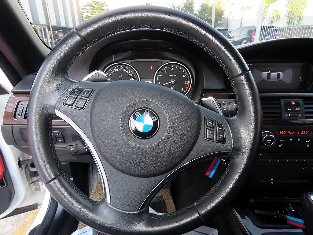 BMW 3-Series — photo 11