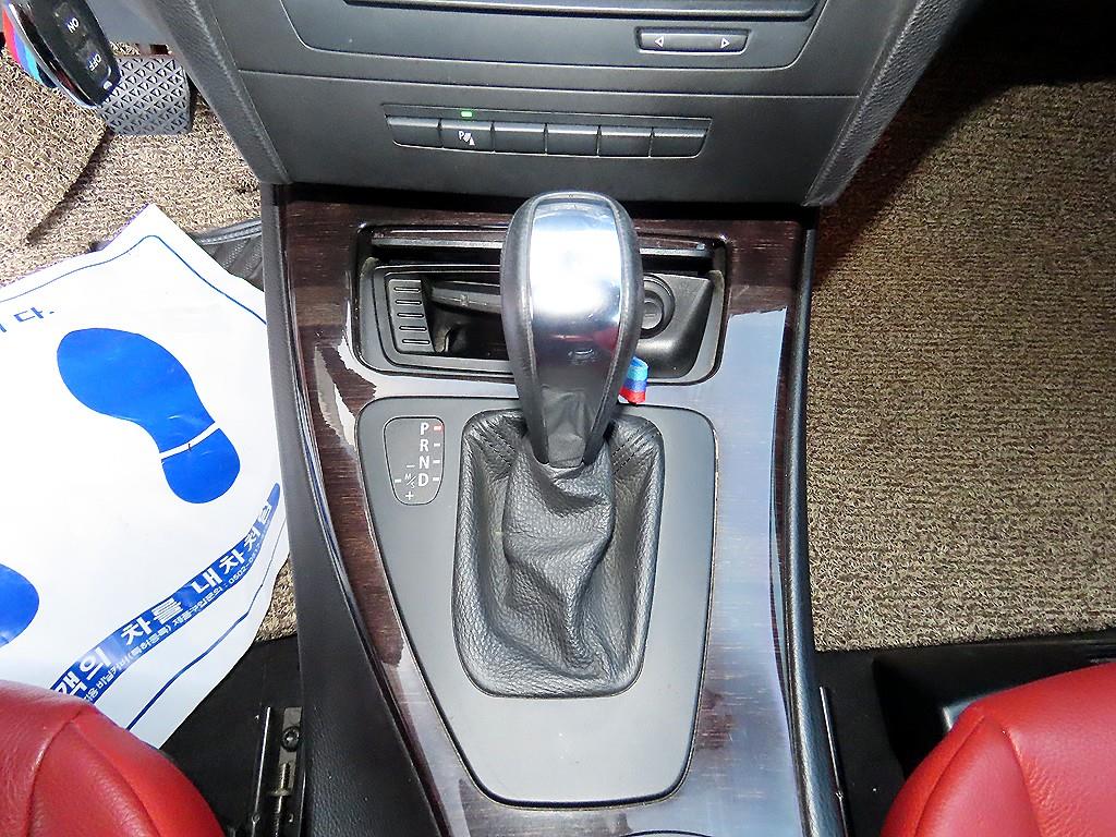 BMW 3-Series — photo 13