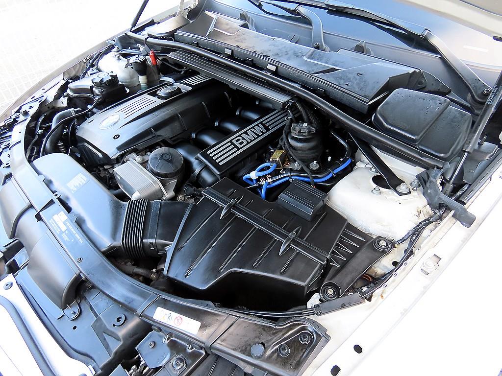 BMW 3-Series — photo 18