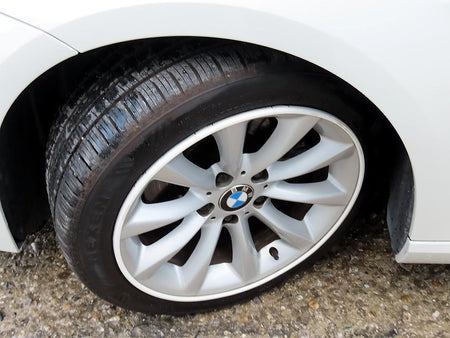 BMW 3-Series — photo 19