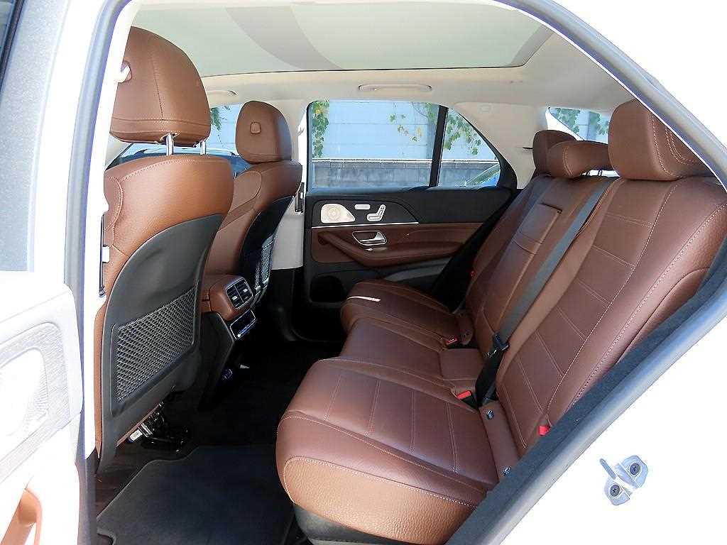 Mercedes-Benz GLE-Class — photo 07
