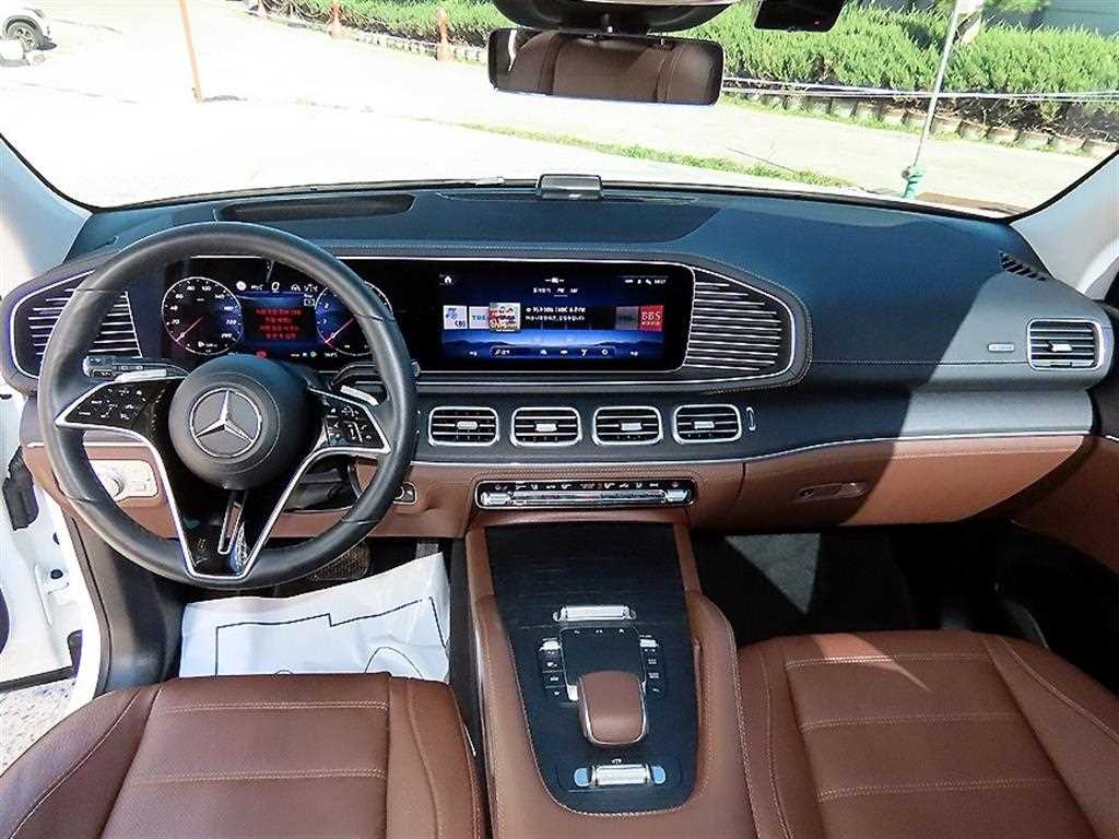 Mercedes-Benz GLE-Class — photo 08