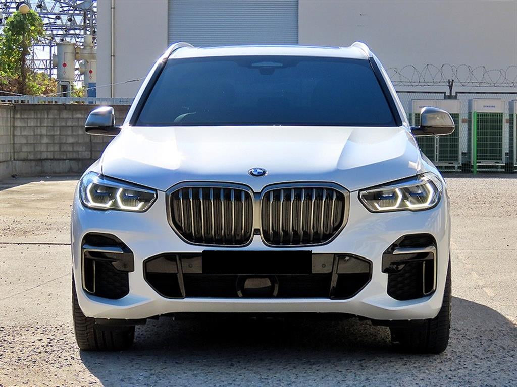 BMW X5 — photo 01