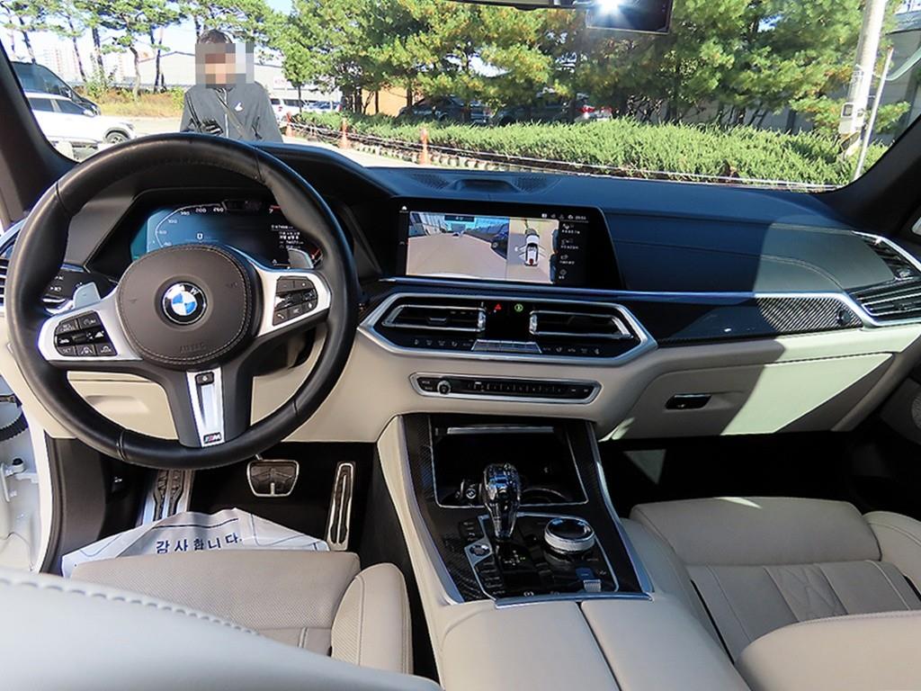 BMW X5 — photo 07