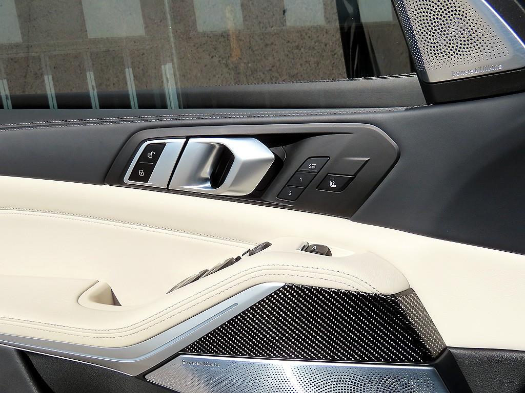 BMW X5 — photo 12