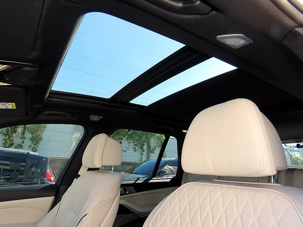 BMW X5 — photo 17