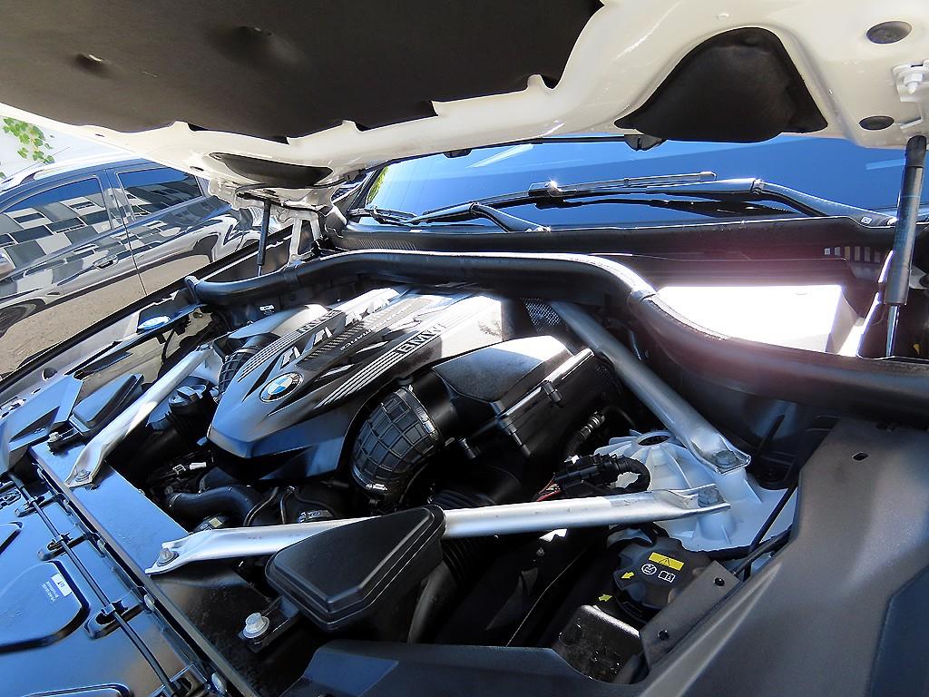 BMW X5 — photo 19