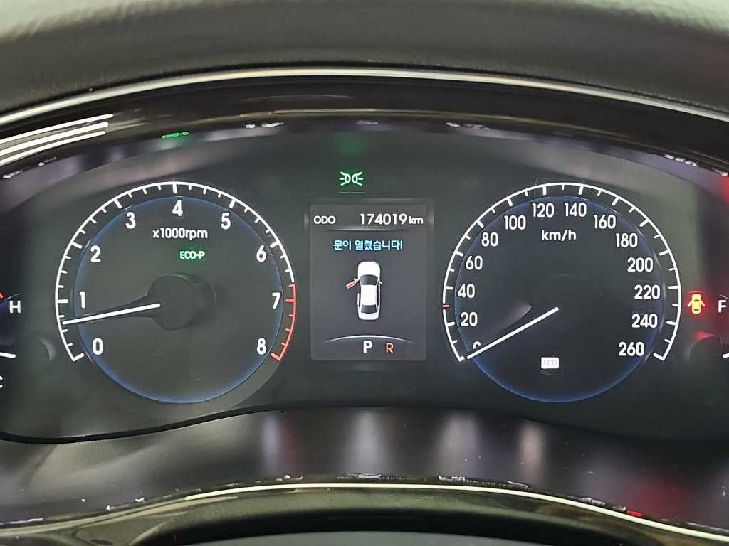 Hyundai Genesis — photo 06