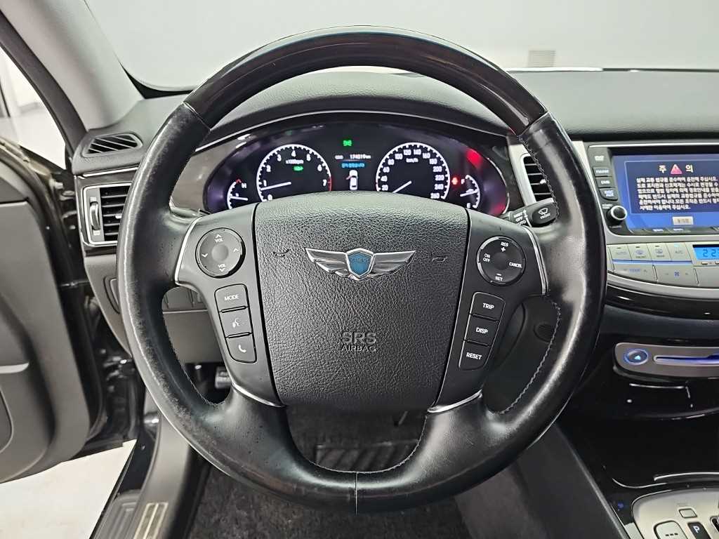 Hyundai Genesis — photo 09