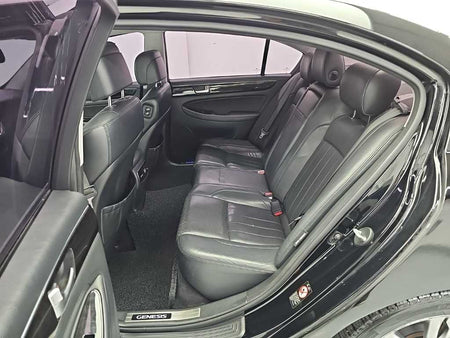 Hyundai Genesis — photo 12