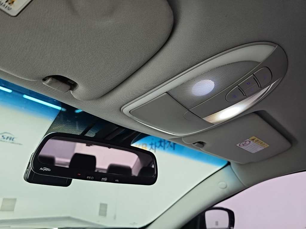 Hyundai Genesis — photo 17