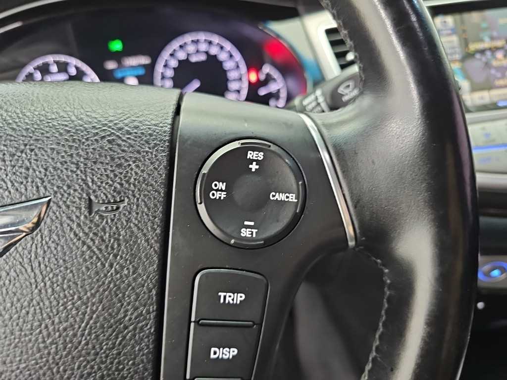 Hyundai Genesis — photo 18