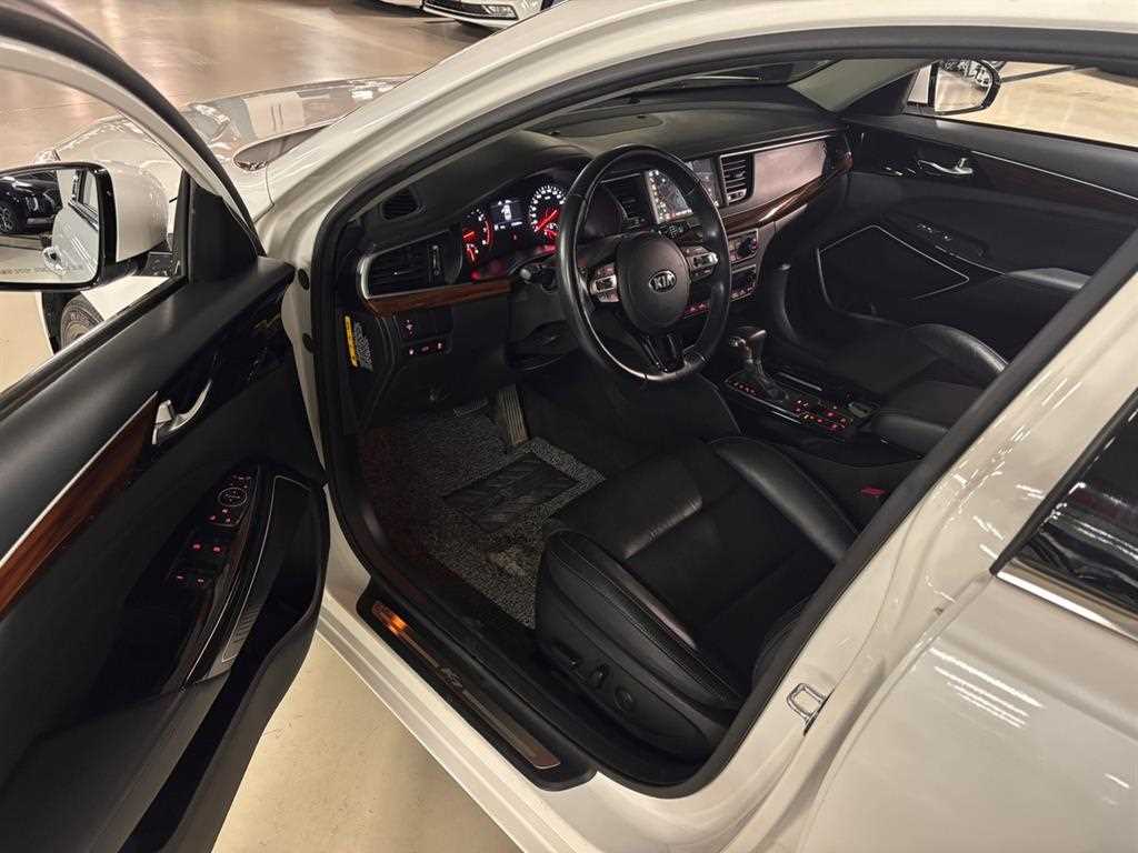 Kia K7 — photo 06
