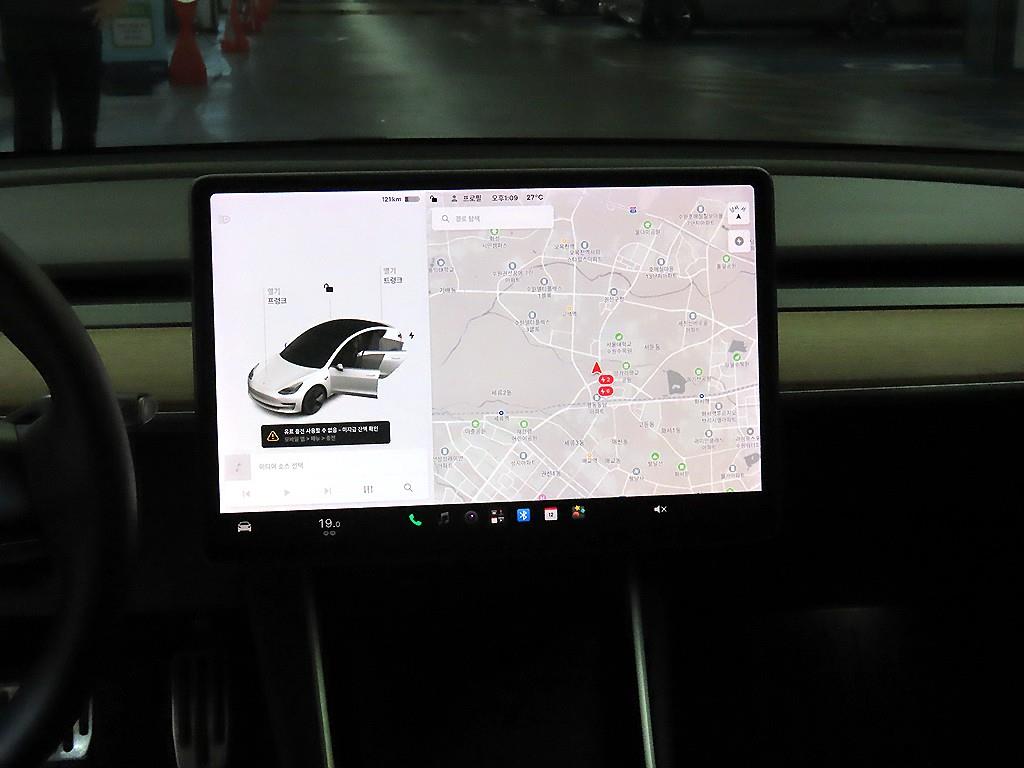Tesla Model 3 — photo 11